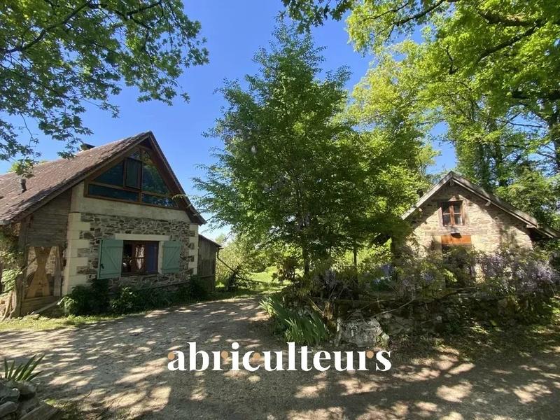 Maison de village - 160 m² - 9 pièces