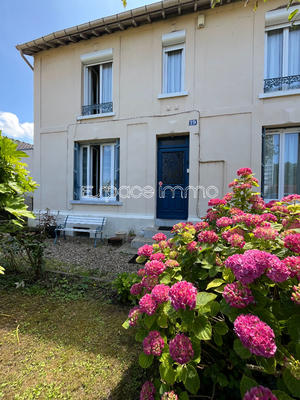 Maison - 93 m² - 4 pièces