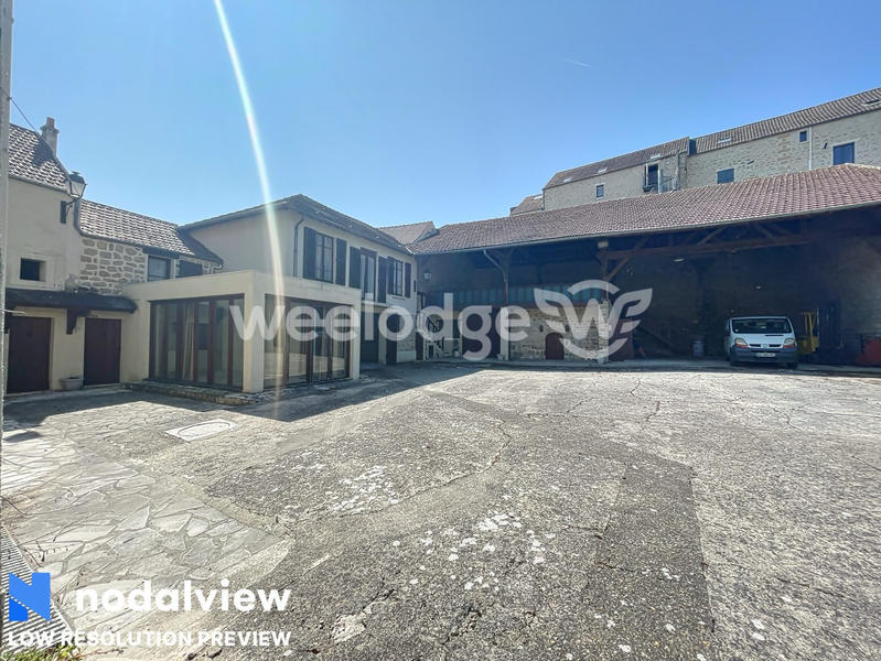 Maison - 313 m² - 10 pièces