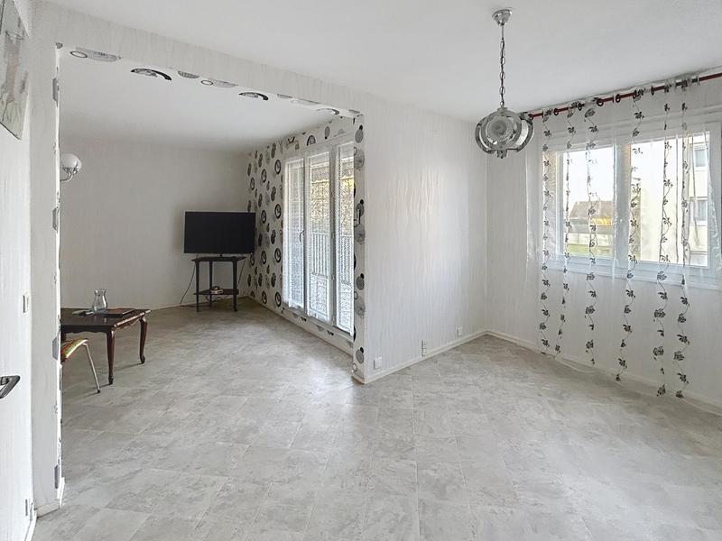 Appartement - 92 m² - 5 pièces