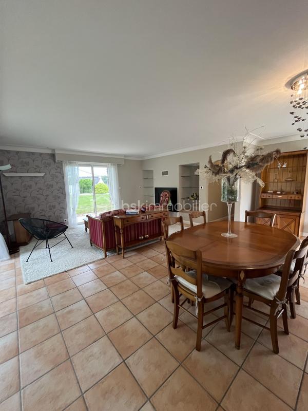 Pavillon - 220 m² - 9 pièces