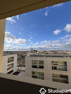 Chambre - 9 m² - 1 pièce