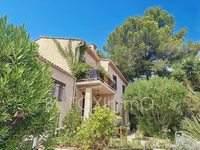 Villa - 215 m² - 7 pièces