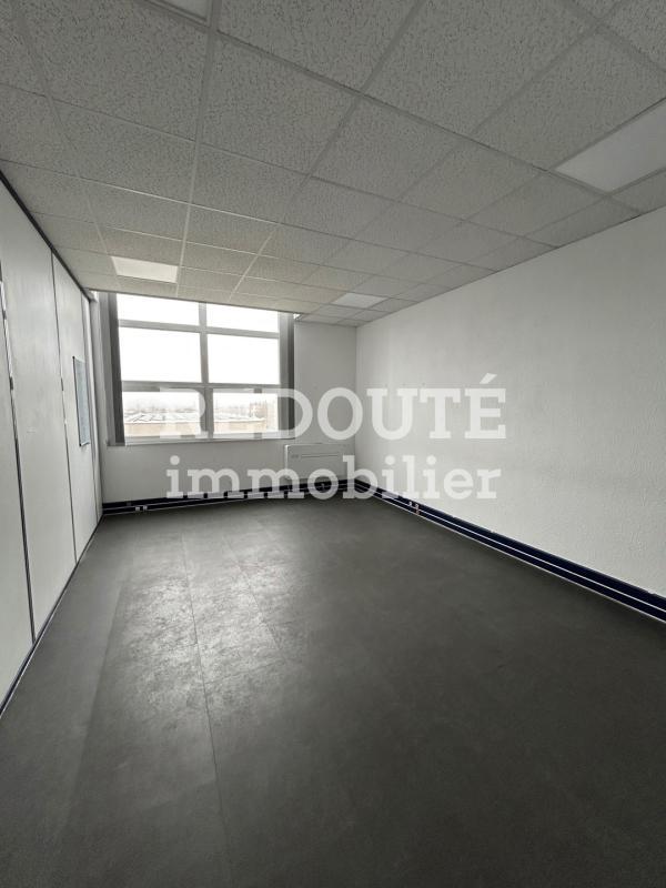 Bureau - 109 m² - 6 pièces