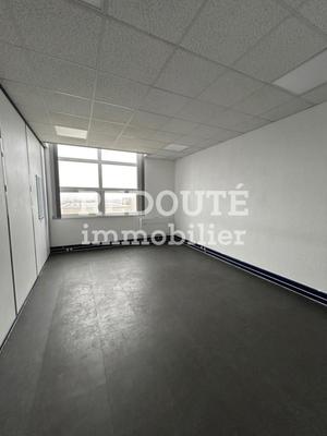 Bureau - 109 m² - 6 pièces