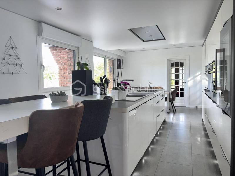 Pavillon - 199 m² - 9 pièces