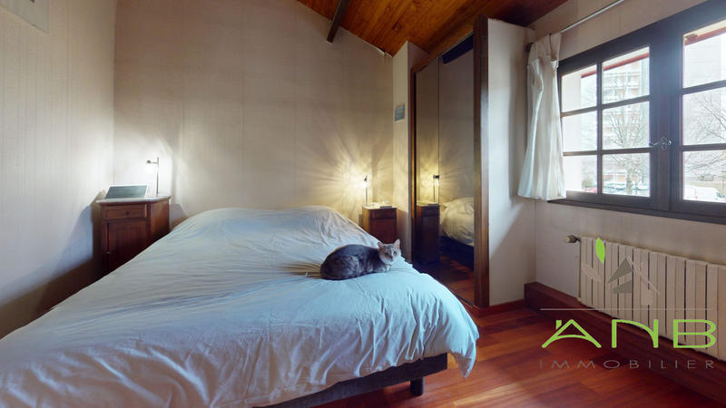 Maison - 188 m² - 9 pièces