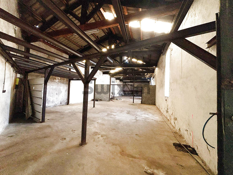 Local commercial - 313 m²