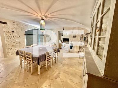 Propriété - 300 m² - 11 pièces