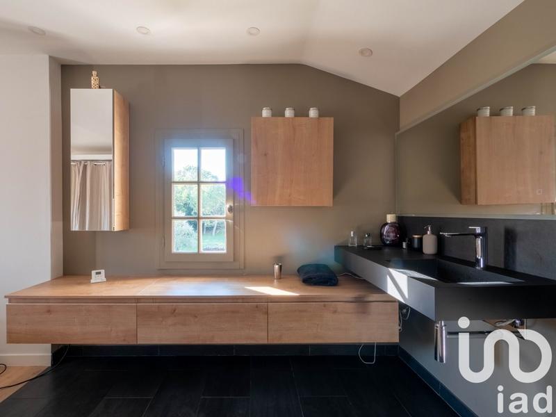 Maison - 240 m² - 7 pièces