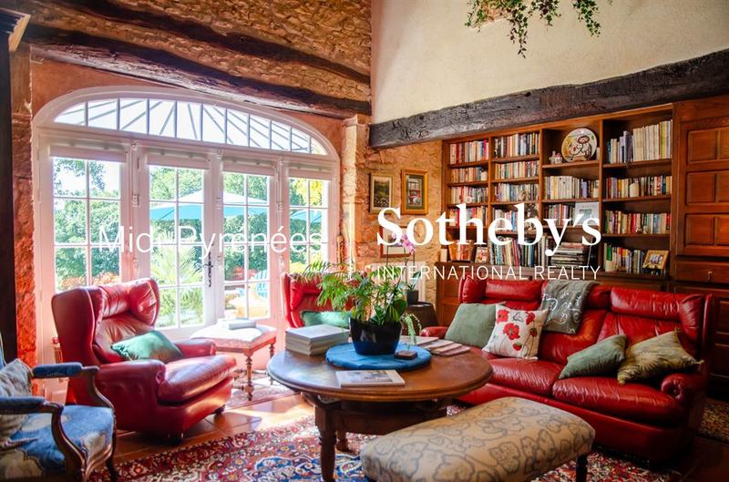 Maison de maîtres - 320 m² - 14 pièces