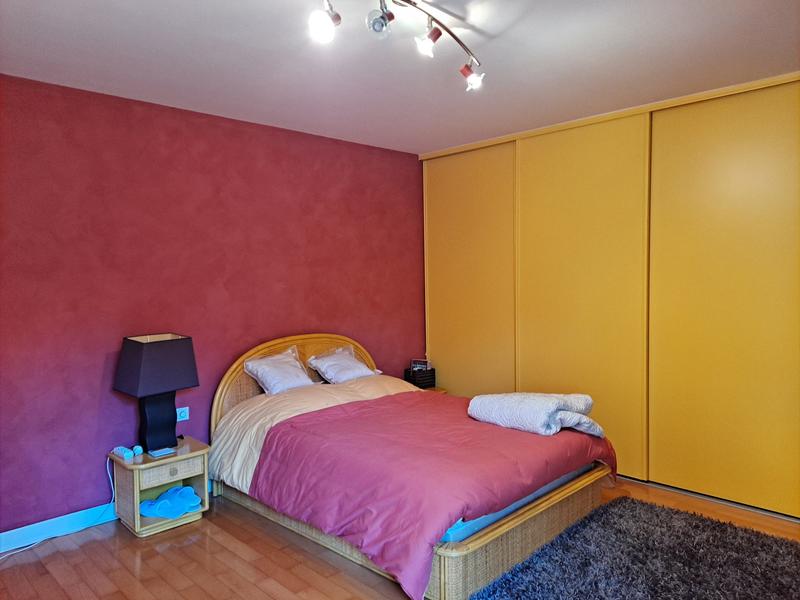 Maison - 250 m² - 6 pièces