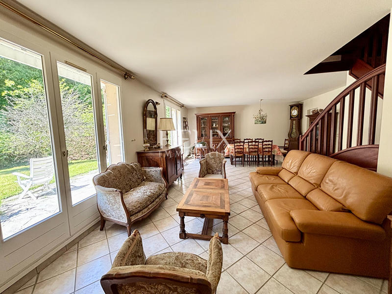 Maison - 145 m² - 7 pièces