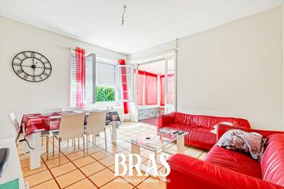 Maison - 75 m² - 5 pièces