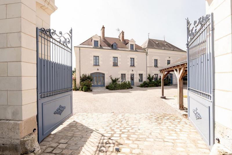 Maison - 240 m² - 8 pièces