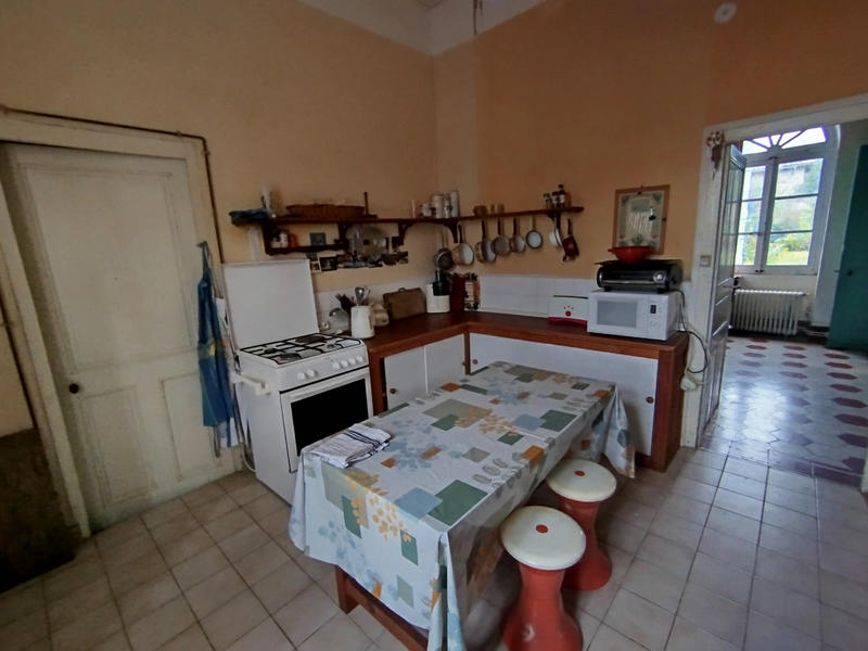 Maison - 250 m² - 12 pièces