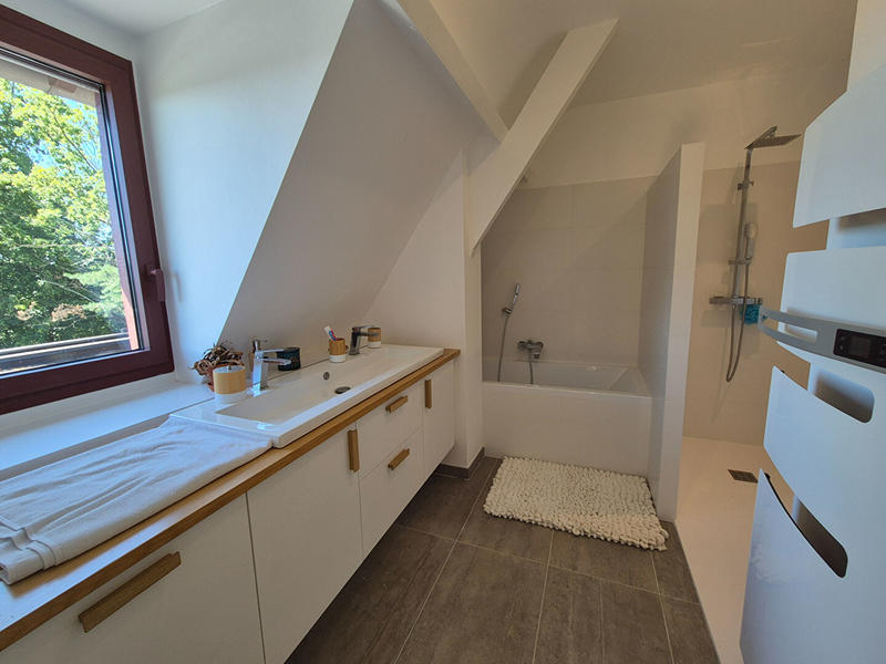 Maison - 368 m² - 8 pièces