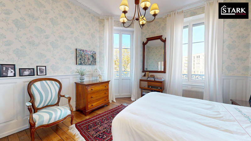 Appartement - 131 m² - 7 pièces