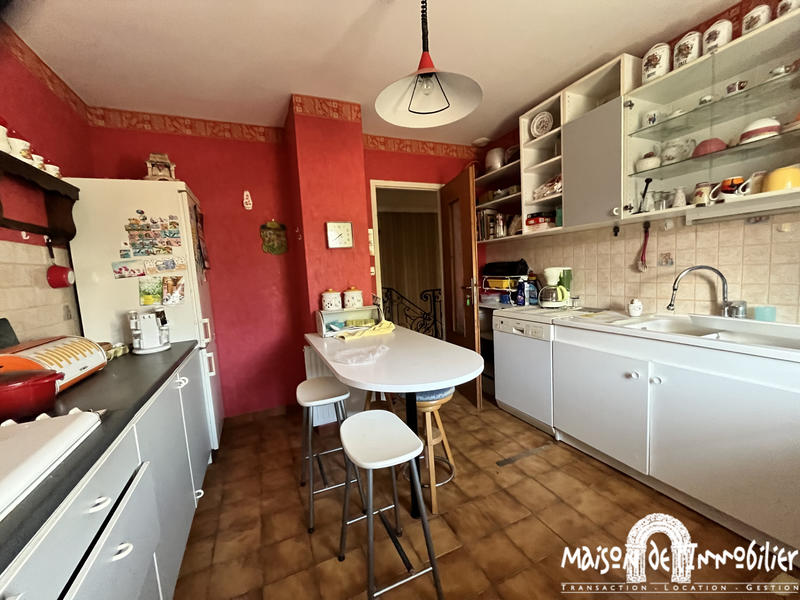 Maison - 205 m² - 9 pièces