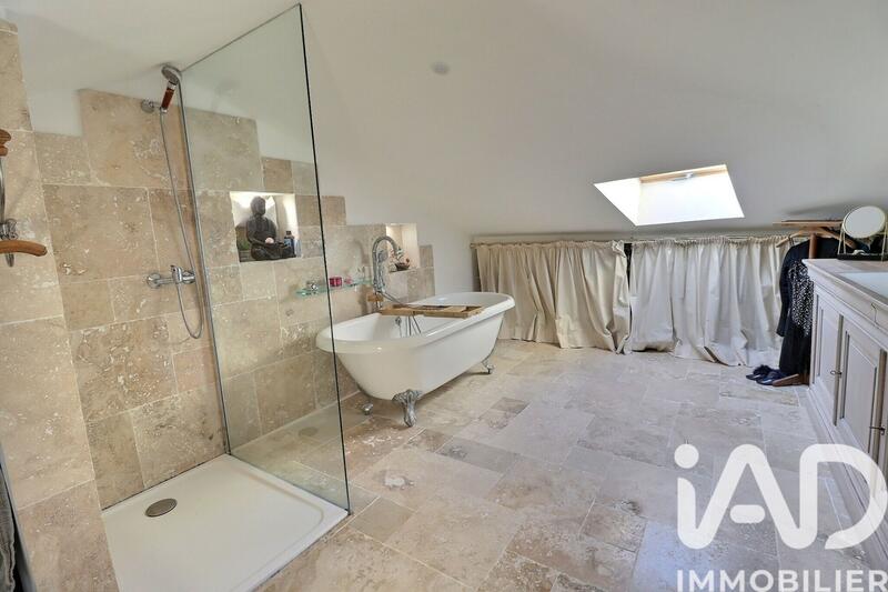 Maison - 252 m² - 8 pièces