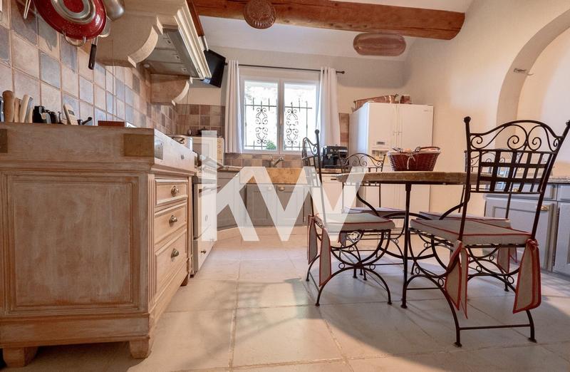 Mas - 278 m² - 7 pièces