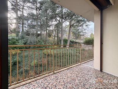 Appartement - 144 m² - 5 pièces