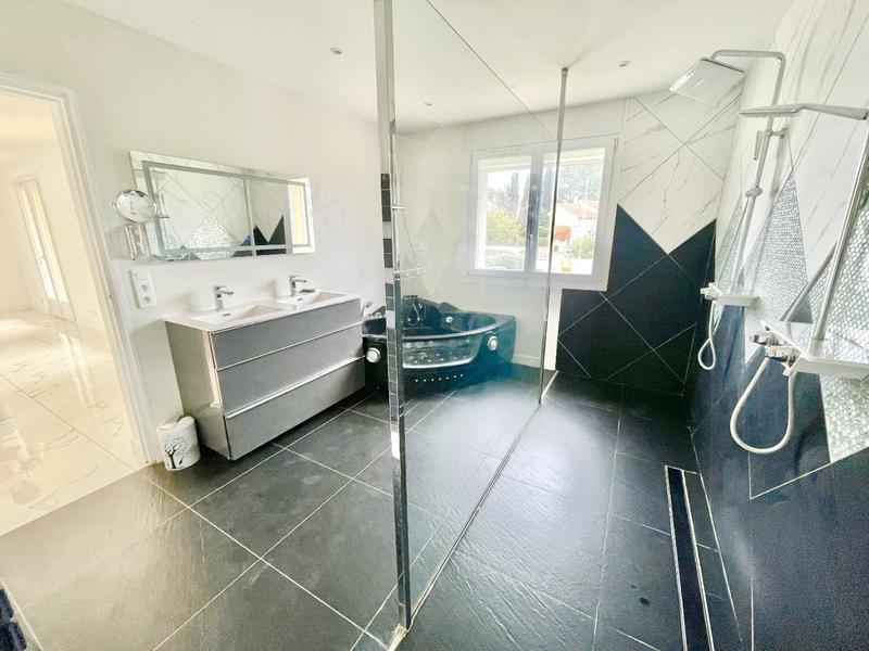 Maison - 80 m² - 5 pièces