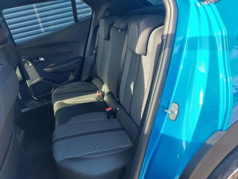 Peugeot 2008 II 100 ch Allure / Attelage rotule escamotable et démontable sans outil Peinture spécial Bleu Vertigo 5 989 Km