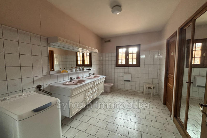 Propriété - 206 m² - 8 pièces