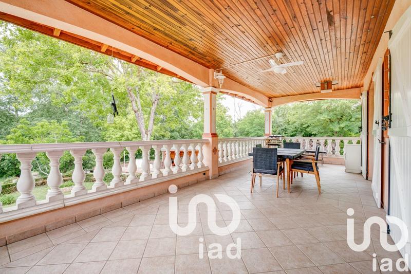 Maison - 210 m² - 7 pièces