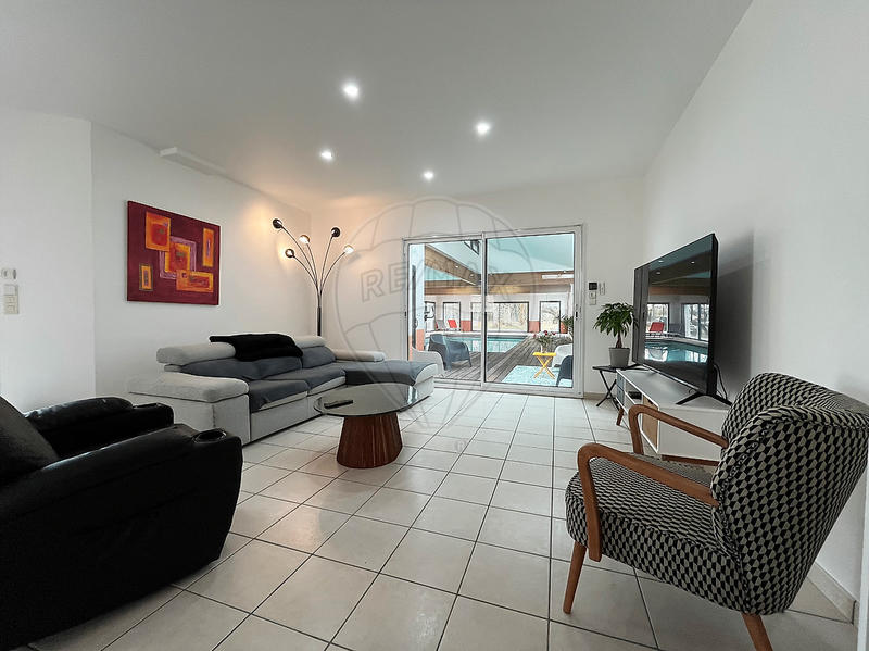 Propriété - 155 m² - 5 pièces