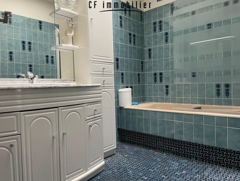 Maison - 215 m² - 8 pièces