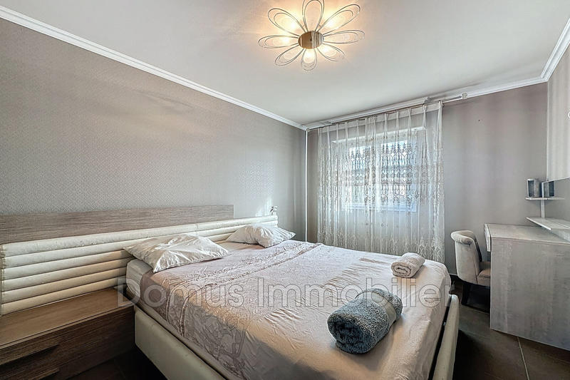 Maison - 200 m² - 7 pièces