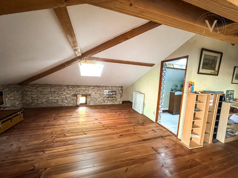 Corps de ferme - 230 m² - 9 pièces