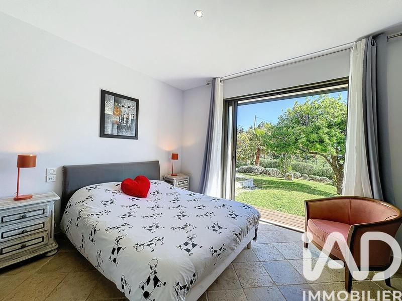 Maison - 181 m² - 5 pièces