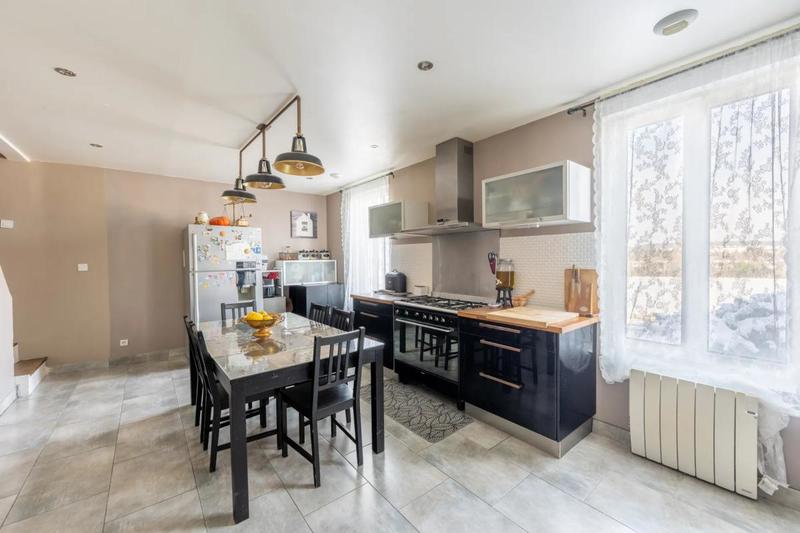 Maison - 185 m² - 7 pièces