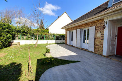 Maison - 180 m² - 7 pièces