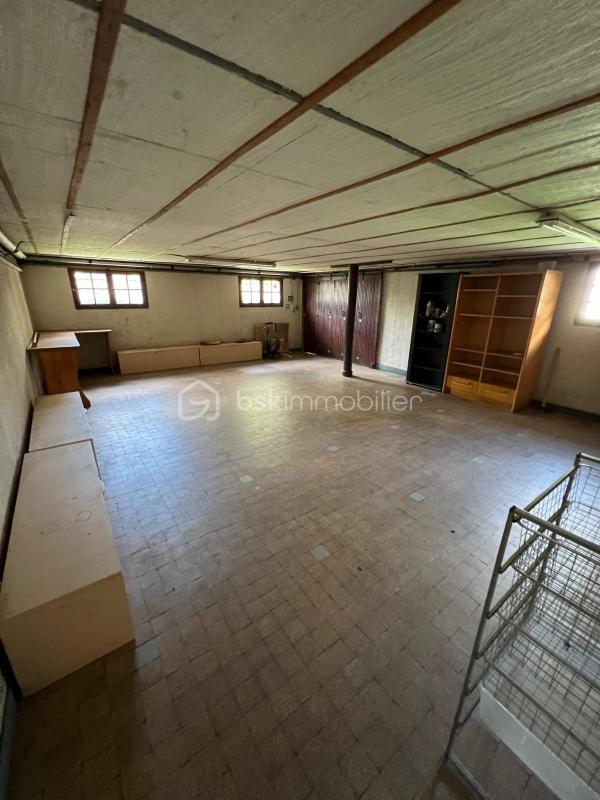 Propriété - 300 m² - 10 pièces