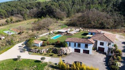 Maison - 177 m² - 5 pièces