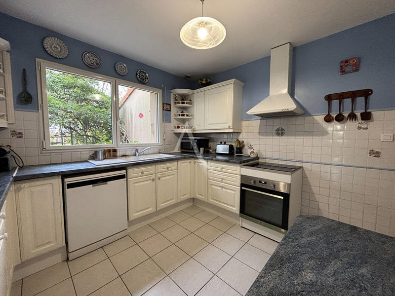 Maison - 121 m² - 5 pièces