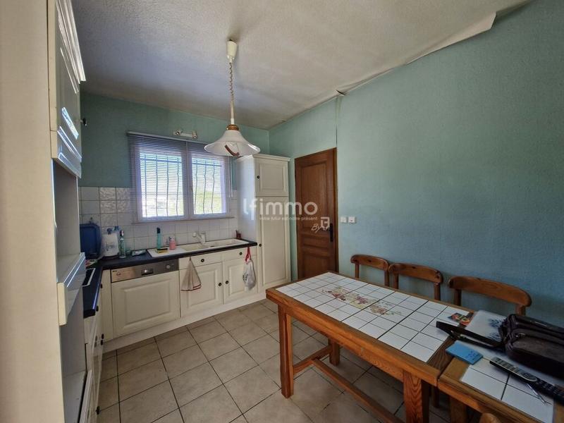 Maison - 94 m² - 7 pièces