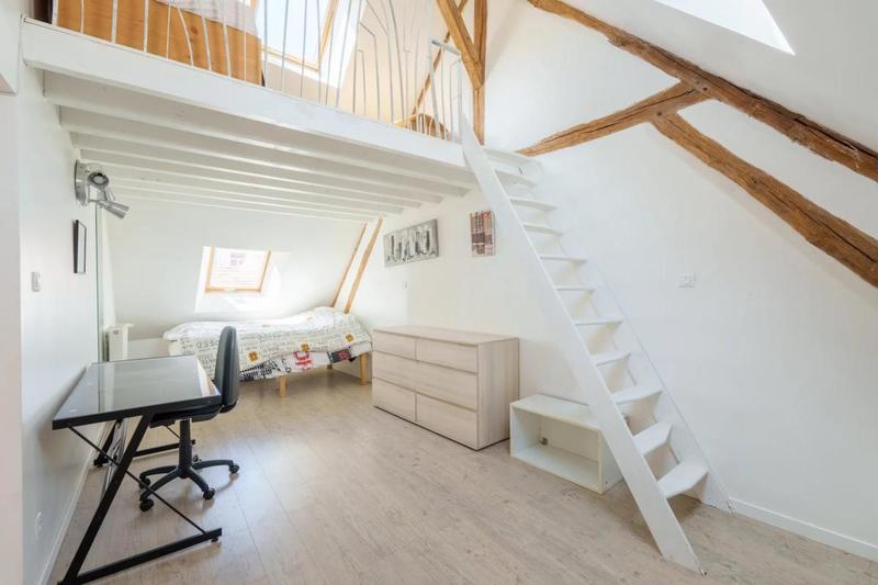 Maison - 201 m² - 9 pièces