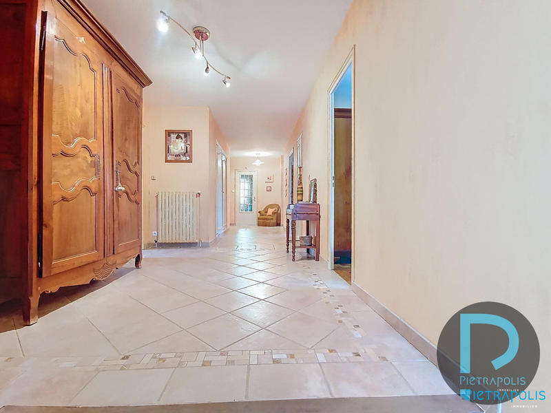 Maison - 280 m² - 9 pièces