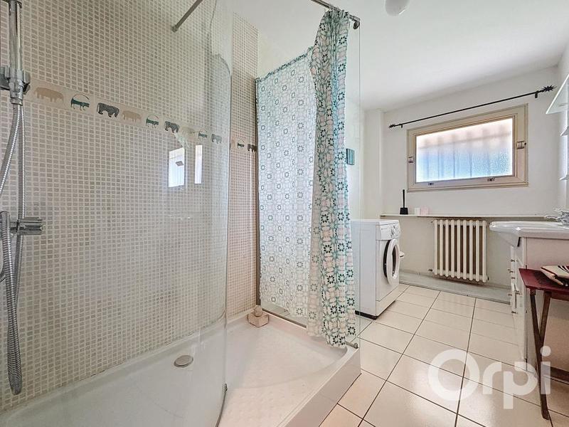 Maison - 450 m² - 8 pièces