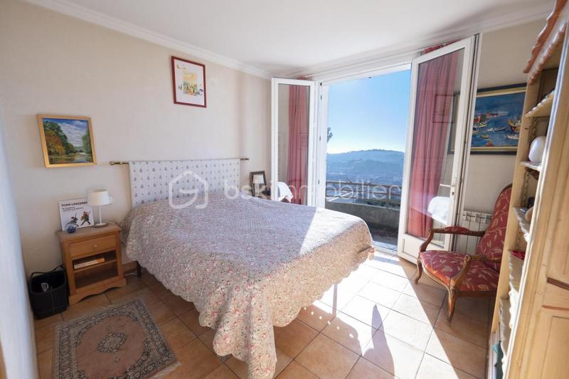 Villa - 200 m² - 6 pièces