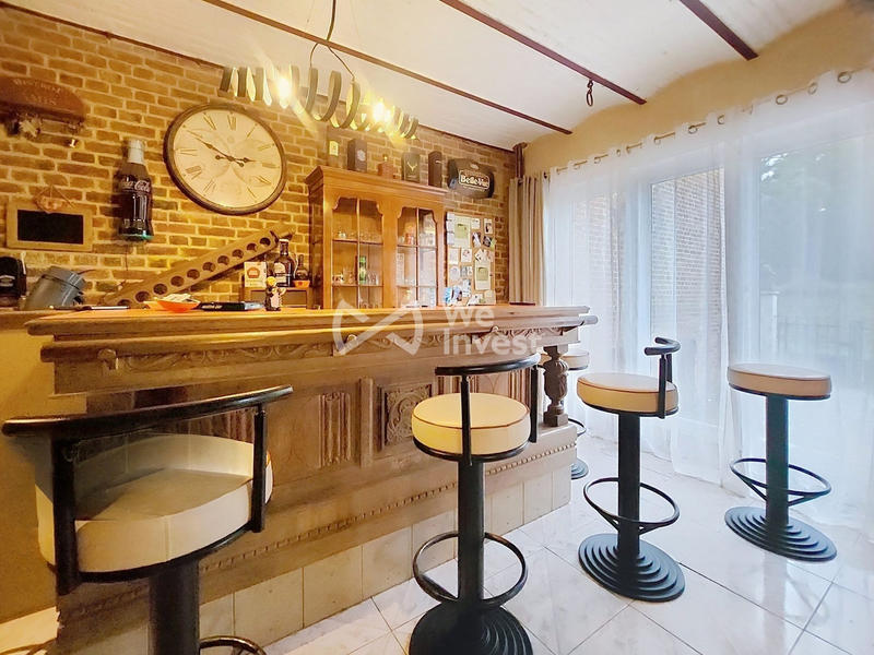 Maison - 170 m² - 10 pièces