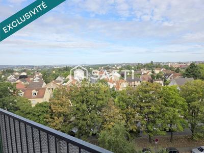 Appartement - 90 m² - 5 pièces