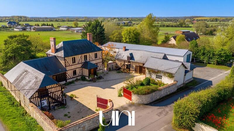 Maison - 220 m² - 8 pièces