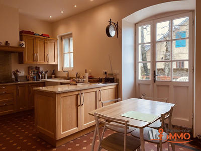 Maison - 285 m² - 10 pièces