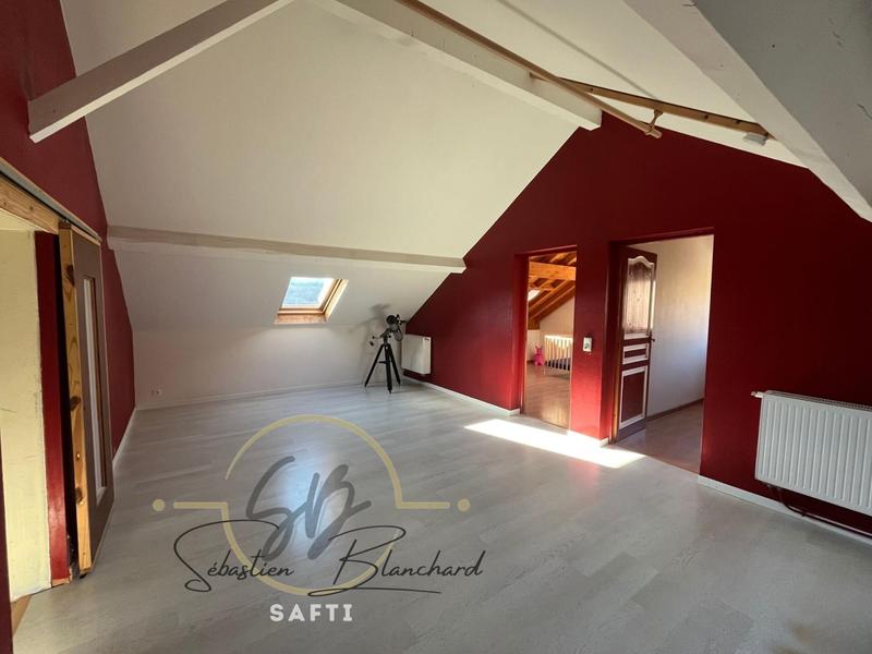 Maison - 222 m² - 9 pièces